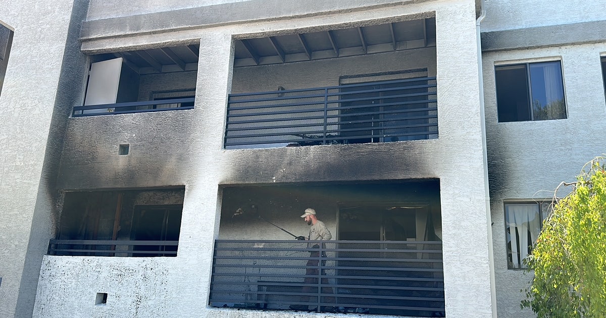Apartment fire displaces 4 adults and 3 children in Phoenix | FOX 10 ...