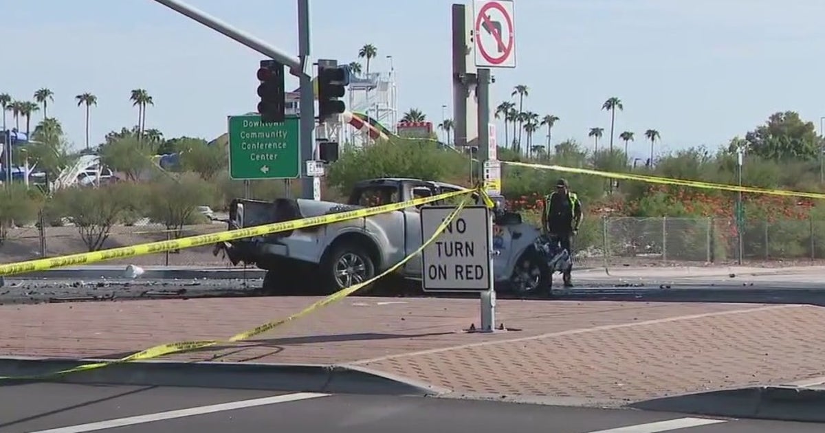 2 killed in fiery crash near U.S. 60 off-ramp | FOX 10 Phoenix