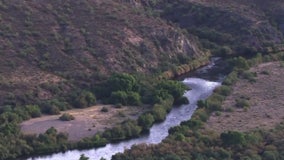 1 dead, 1 missing after two people went underwater at Salt River and didn't resurface: MCSO