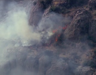 Siphon Fire: Evacuations lifted amid wildfire burning in ...