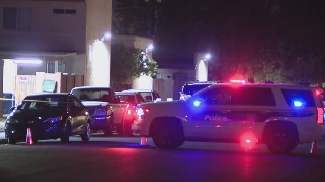 Man shot during attempted robbery in Phoenix, suspects sought: PD