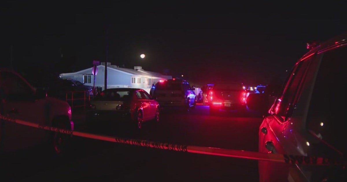 Man dead, woman hurt in south Phoenix double shooting | FOX 10 Phoenix