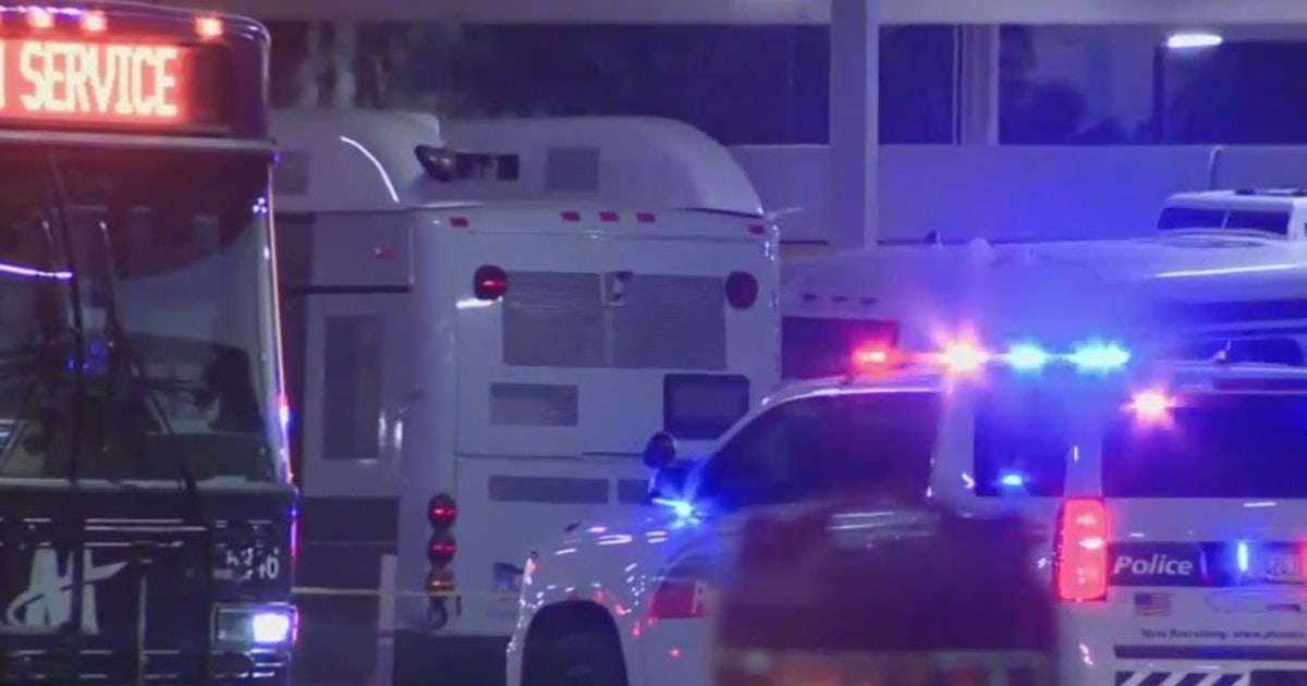 1 dead, 2 hurt in Phoenix bus crash | FOX 10 Phoenix