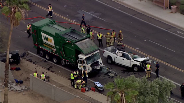 Man killed in Phoenix crash with garbage truck