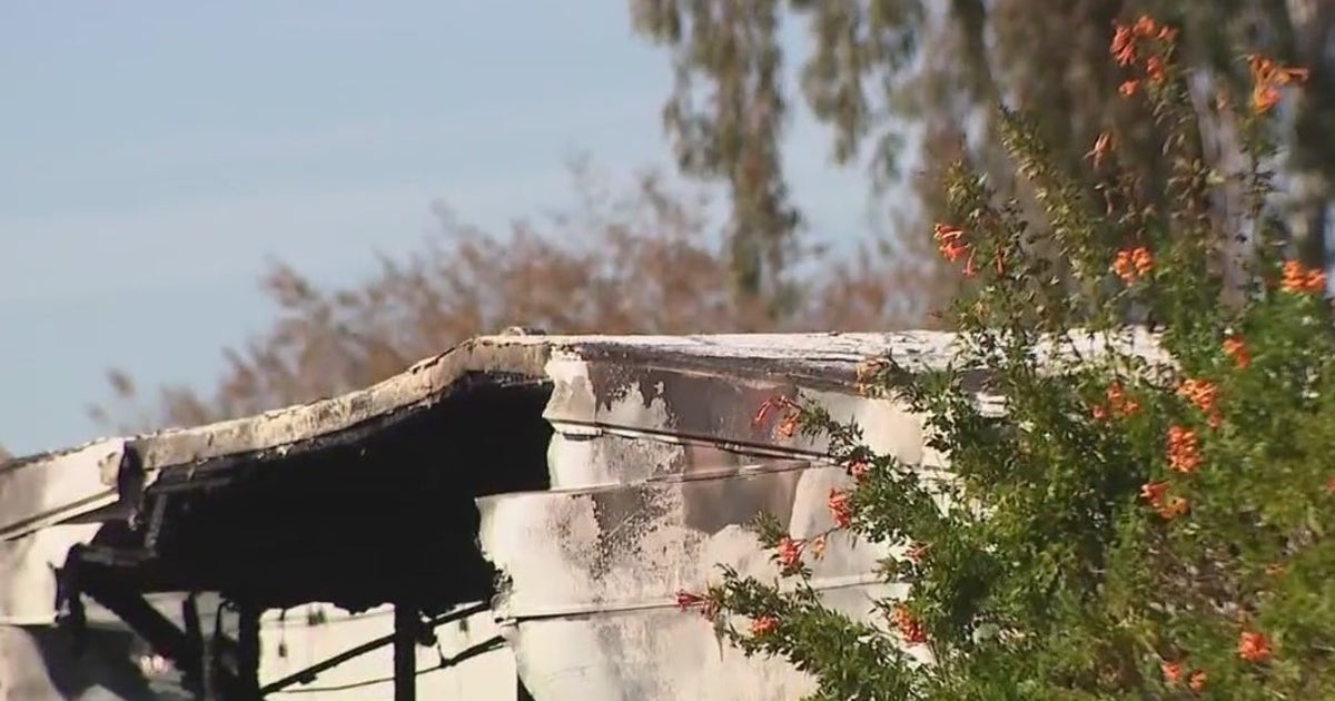 2 killed in Phoenix mobile home fire, three others badly hurt | FOX 10 ...