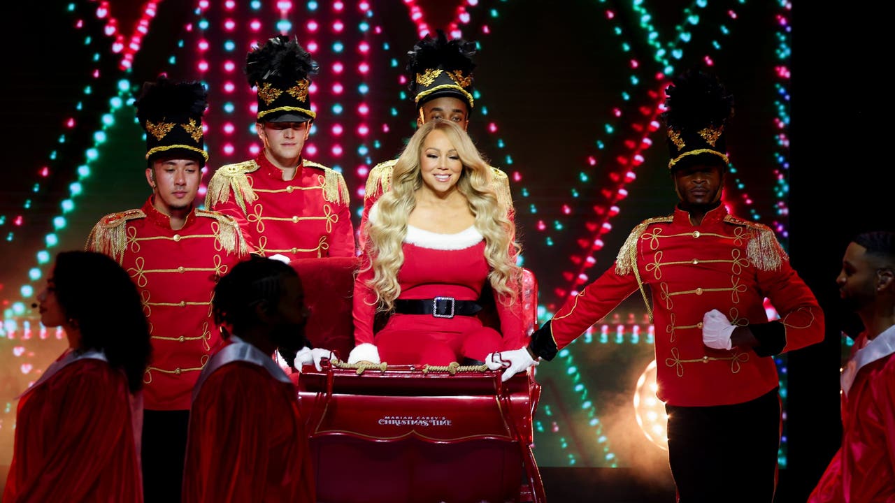 Mariah Carey performs in Phoenix to kick off Christmas season