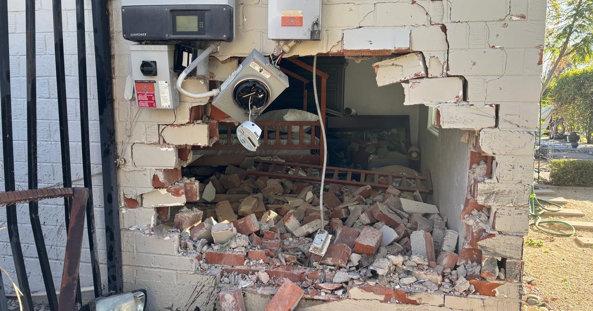 Driver accused of DUI after crashing into Phoenix home | FOX 10 Phoenix