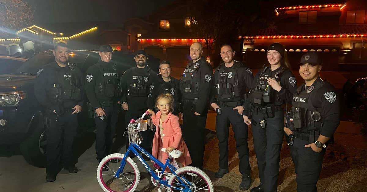 Gilbert Police surprise a girl after her bike was stolen at a park ...