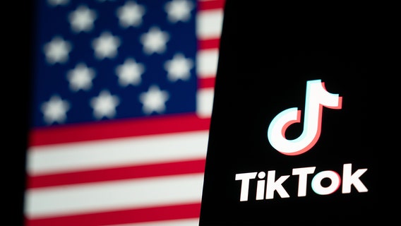 TikTok: Arizonans react as social media app restores its service