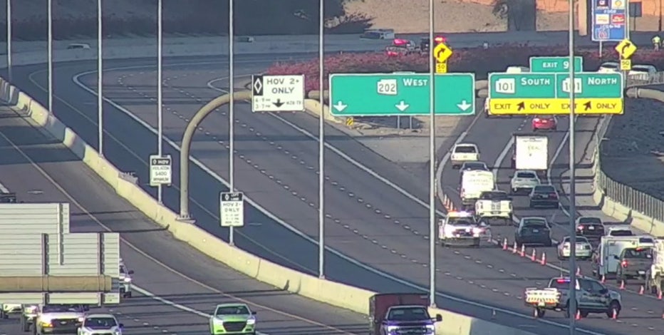 Deadly crash closes Loop 202 in Mesa