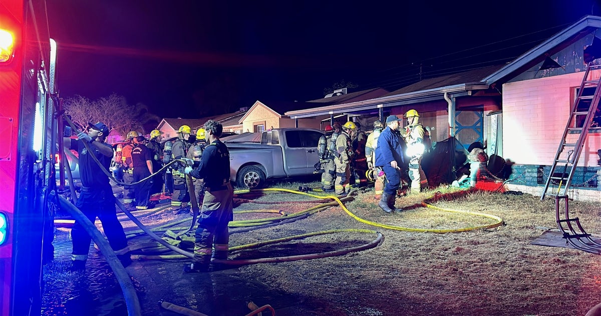 Woman rescued from west Phoenix house fire | FOX 10 Phoenix