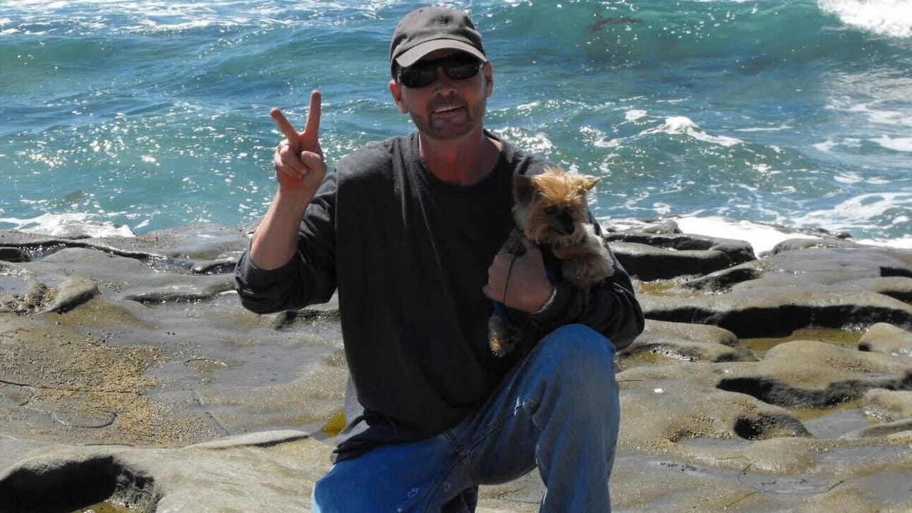 Family hopes to raise money for military funeral for a dedicated Navy vet killed in an Arcadia house fire