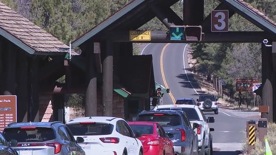 Grand Canyon entrance staff cut; longer lines to get in reported