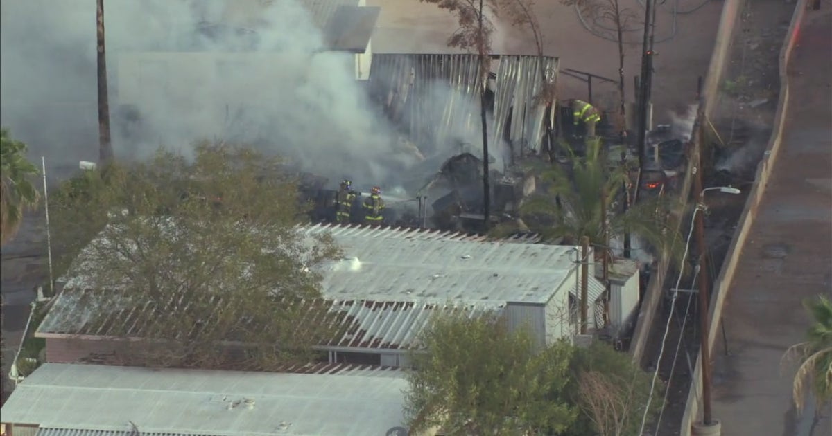 Fire destroys mobile home in Mesa; more than a dozen pets found dead ...