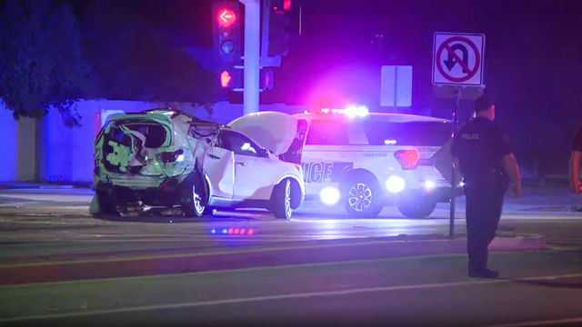 2 kids hospitalized, 5 people injured in Scottsdale multi-car crash