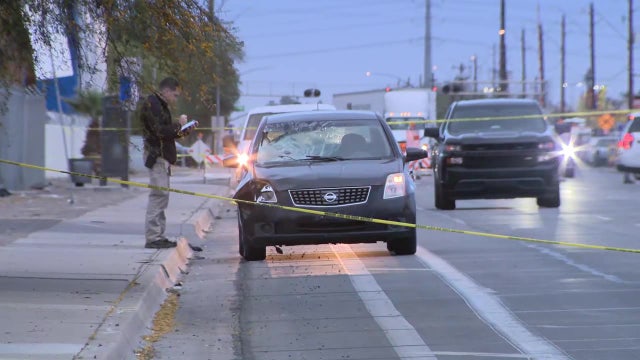 Deadly pedestrian crash under investigation in Phoenix: PD