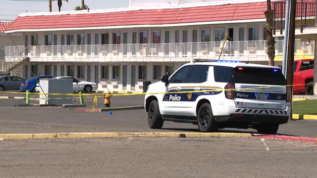 Quadruple shooting in Phoenix leaves 1 man dead, 2 victims located in Mesa