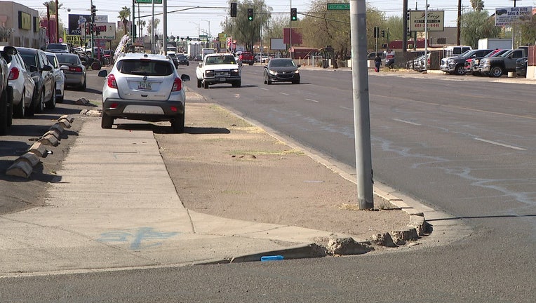 Phoenix Investigates Mystery After Womens Body Discovered Near Interstate 17