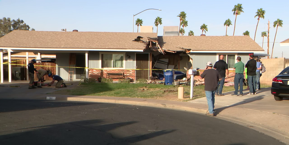 U-Haul crashes into front of Mesa home