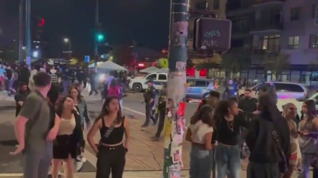 Phoenix Police enforce curfew for teenagers at First Friday after violent incidents