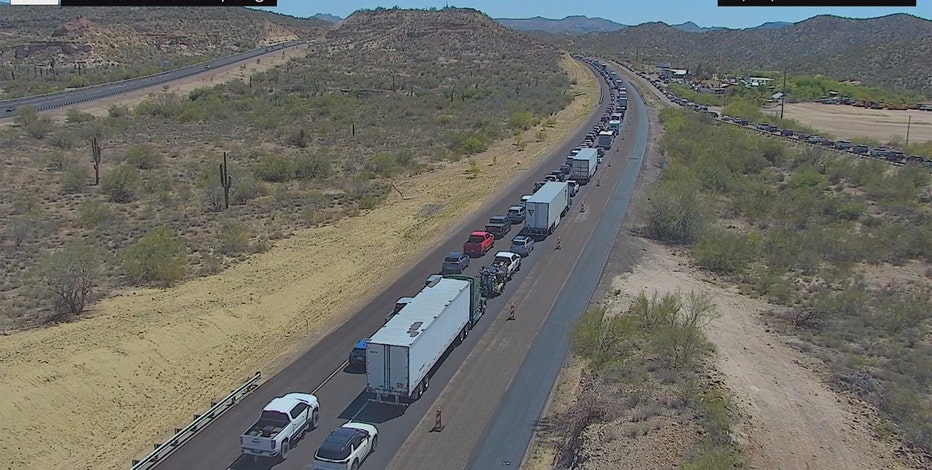 Fatal crash blocks Interstate 17 southbound on Easter Sunday