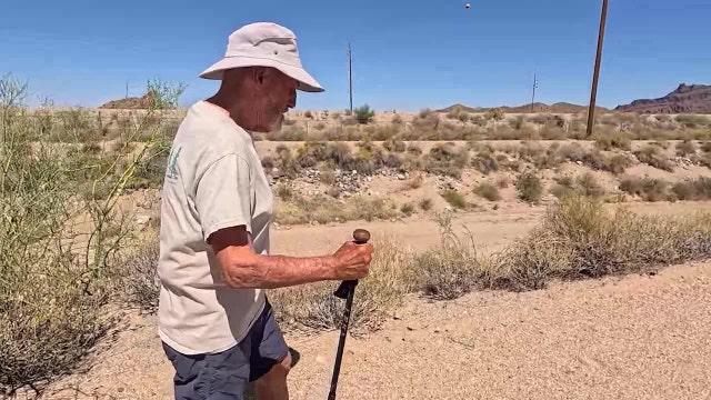 Mesa man pulls weeds every day in the Tonto National Forest