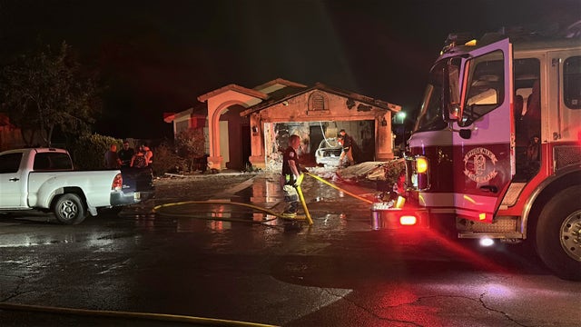 Phoenix family displaced after fast-moving fire rips through home