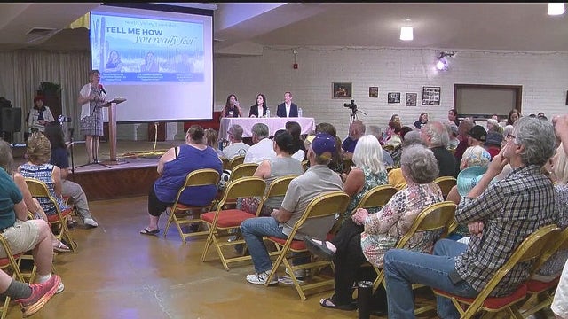 Immigration on the agenda: Democratic leaders hold town hall in Phoenix