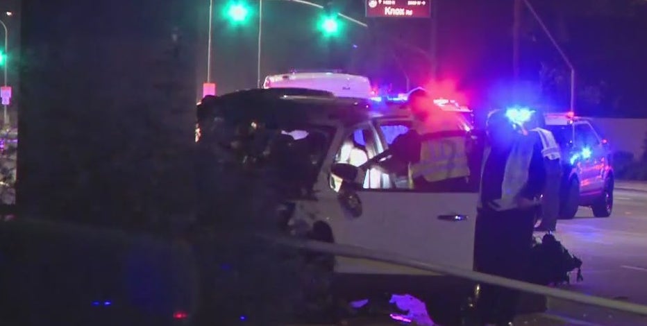 Chandler driver dies after crashing into a pole, PD says