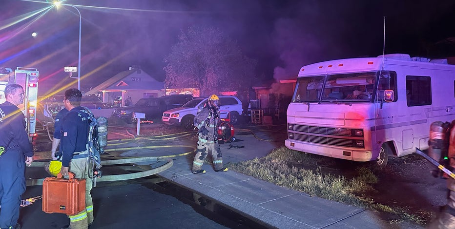 West Phoenix house fire leaves 1 in critical condition