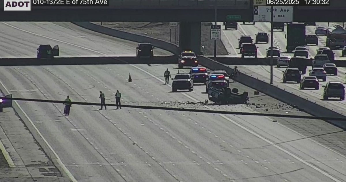 Rollover crash on I-10 in Phoenix kills one person | FOX 10 Phoenix