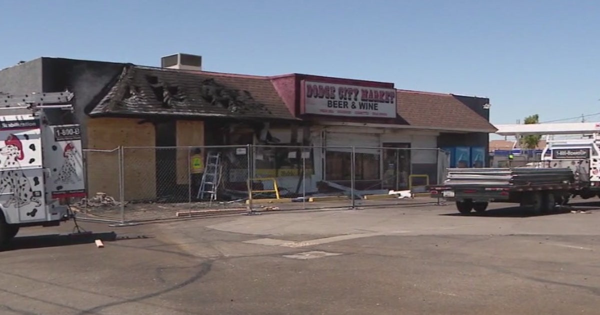Teen, man killed after pursuit ends in fiery Avondale crash | FOX 10 ...