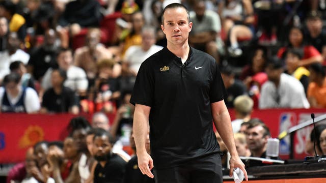 Suns hiring Jordan Ott as new head coach