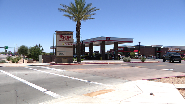 Surprise QuikTrip hit by more than 50 looters, the police department says