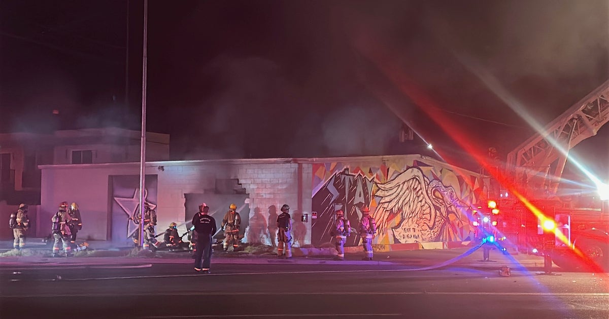 Driver killed after car crashes into central Phoenix building, bursts ...