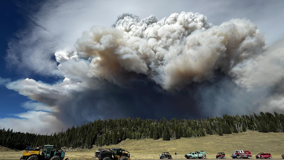 'Just say a prayer': Dragon Bravo Fire nears Kaibab Lodge