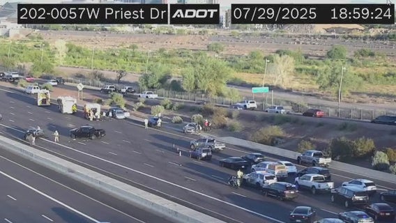 Five people hurt in multi-car crash on Loop 202 in Tempe