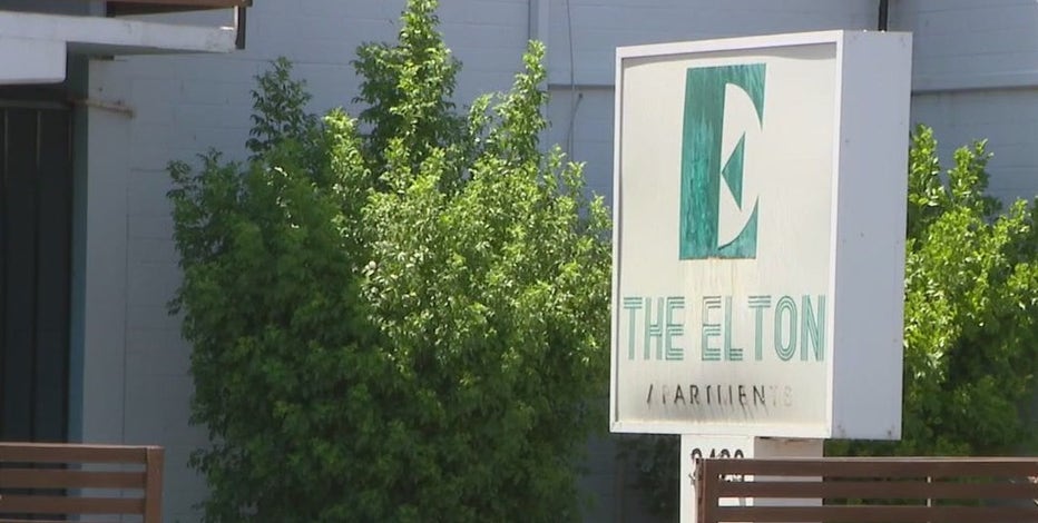 Residents at The Elton apartments in Phoenix report no AC for weeks