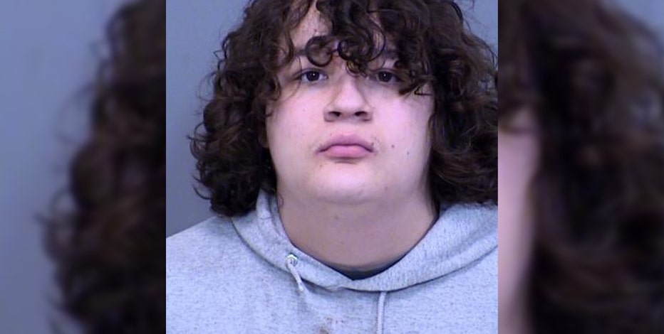 Man arrested for throwing sex toy at Phoenix Mercury crowd, court docs say