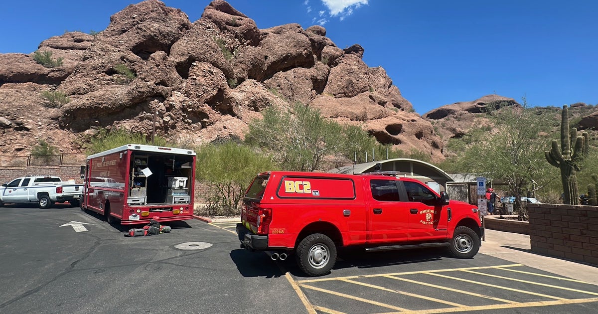 Man rescued by helicopter from Camelback Mountain | FOX 10 Phoenix