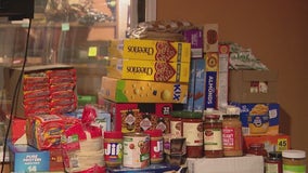 Phoenix thrift shop transforms into pantry to help families losing SNAP