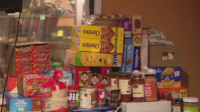 Phoenix thrift shop transforms into pantry to help families losing SNAP