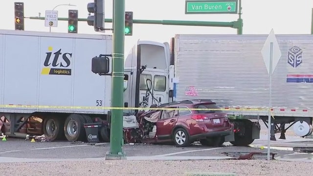 SUV driver hurt in fiery west Phoenix crash with semi-trucks: PD