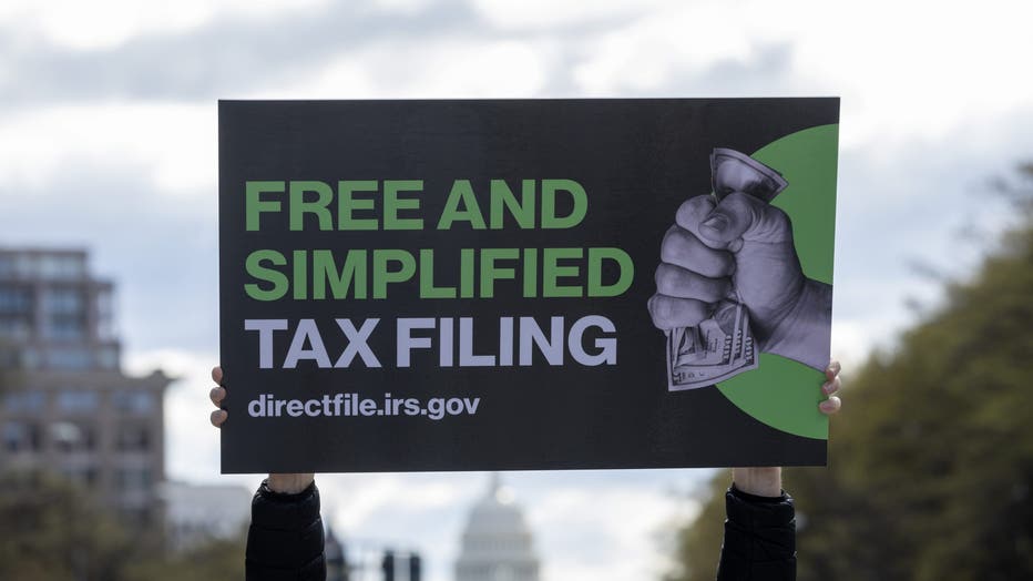 A sign promoting IRS Direct File in 2024.