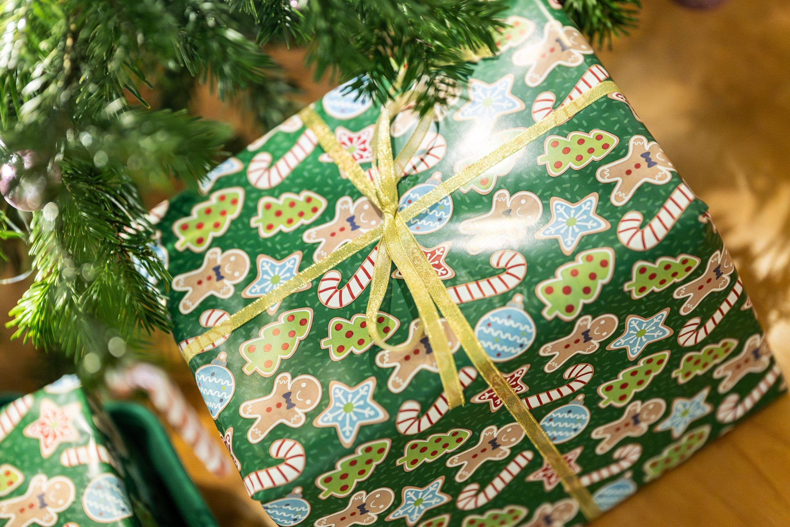 Last-minute Christmas scramble: Arizonans rush to post offices and malls