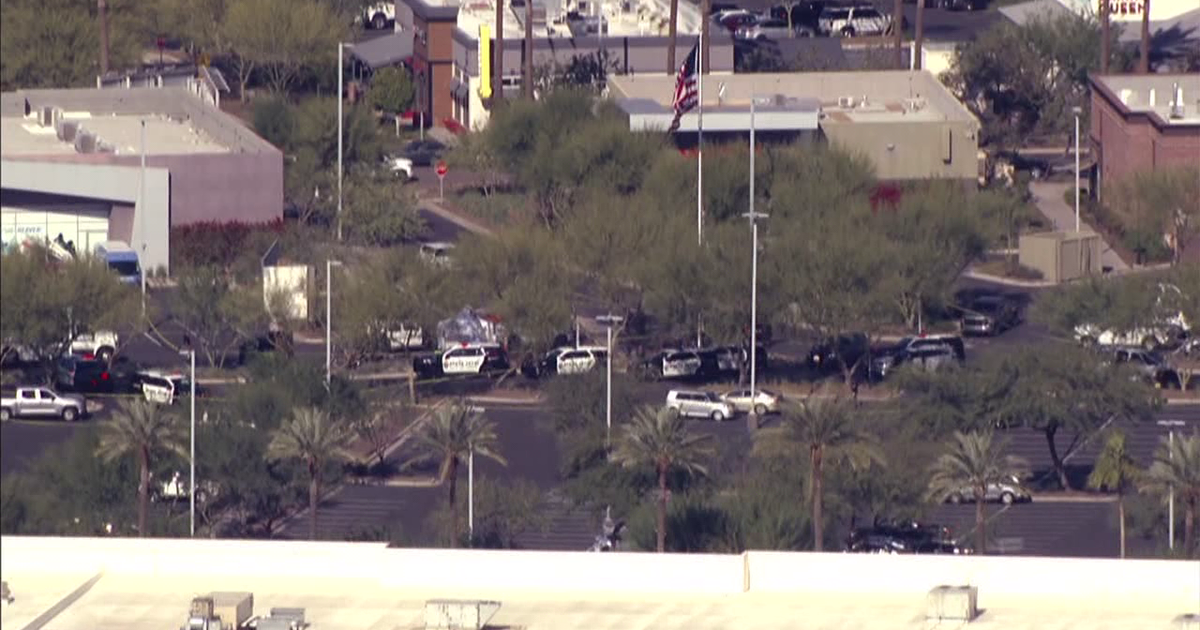 Police search for suspect in fatal Tempe parking lot shooting | FOX 10 ...