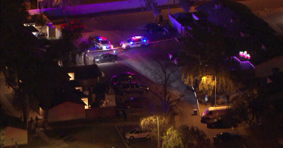 Phoenix apartment shooting leaves man dead, woman hurt | FOX 10 Phoenix