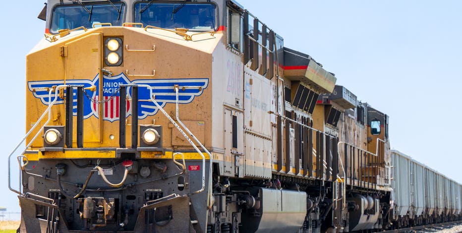 Man killed after reportedly being struck by train in Avondale, police say