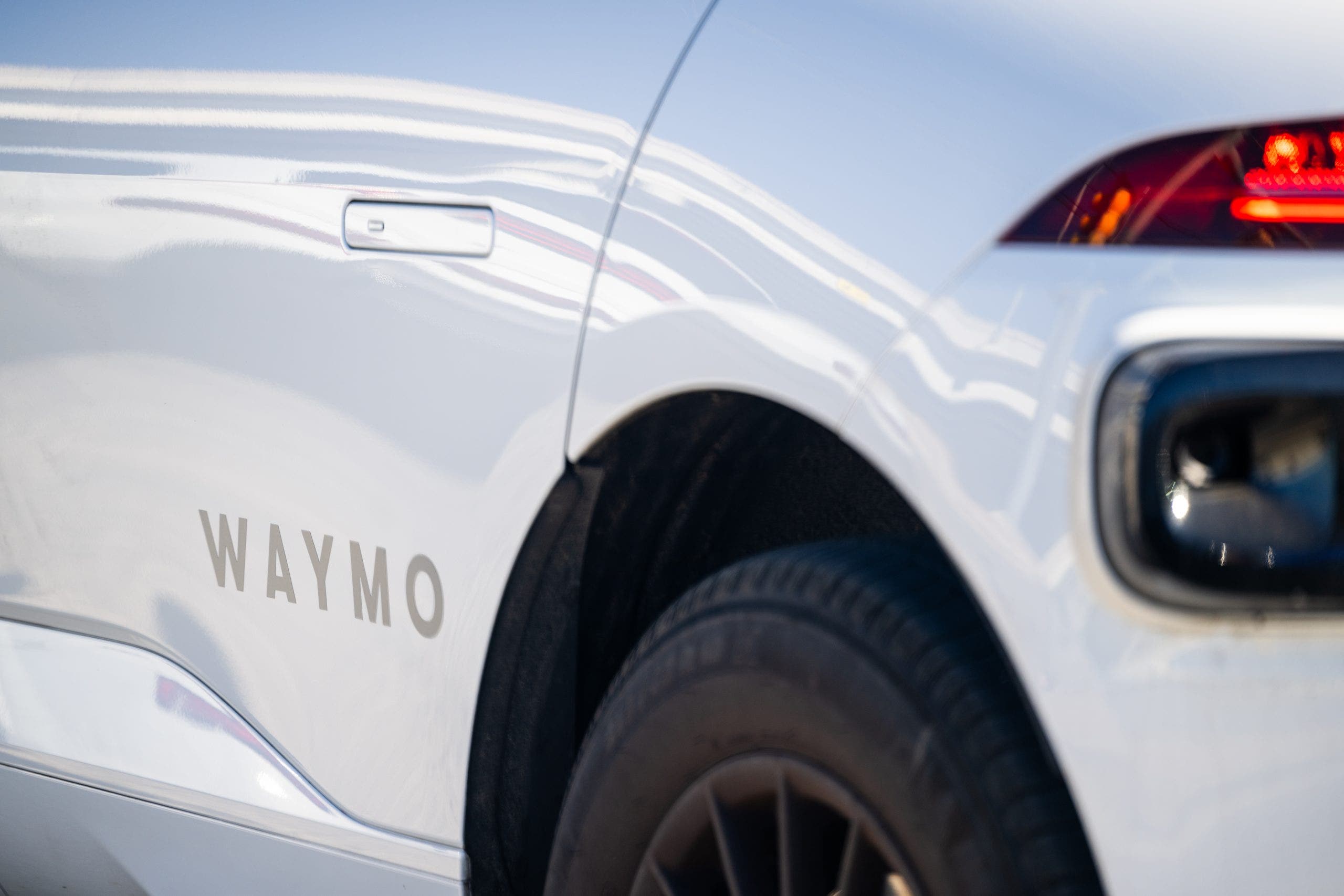 2 Waymo's involved in multi-vehicle collision in Tempe, suspected DUI driver arrested: police