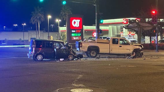 Impairment suspected in Phoenix crash that hurt several people, PD says